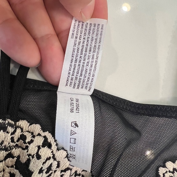 Black Lace Lingerie - Picture 4 of 4